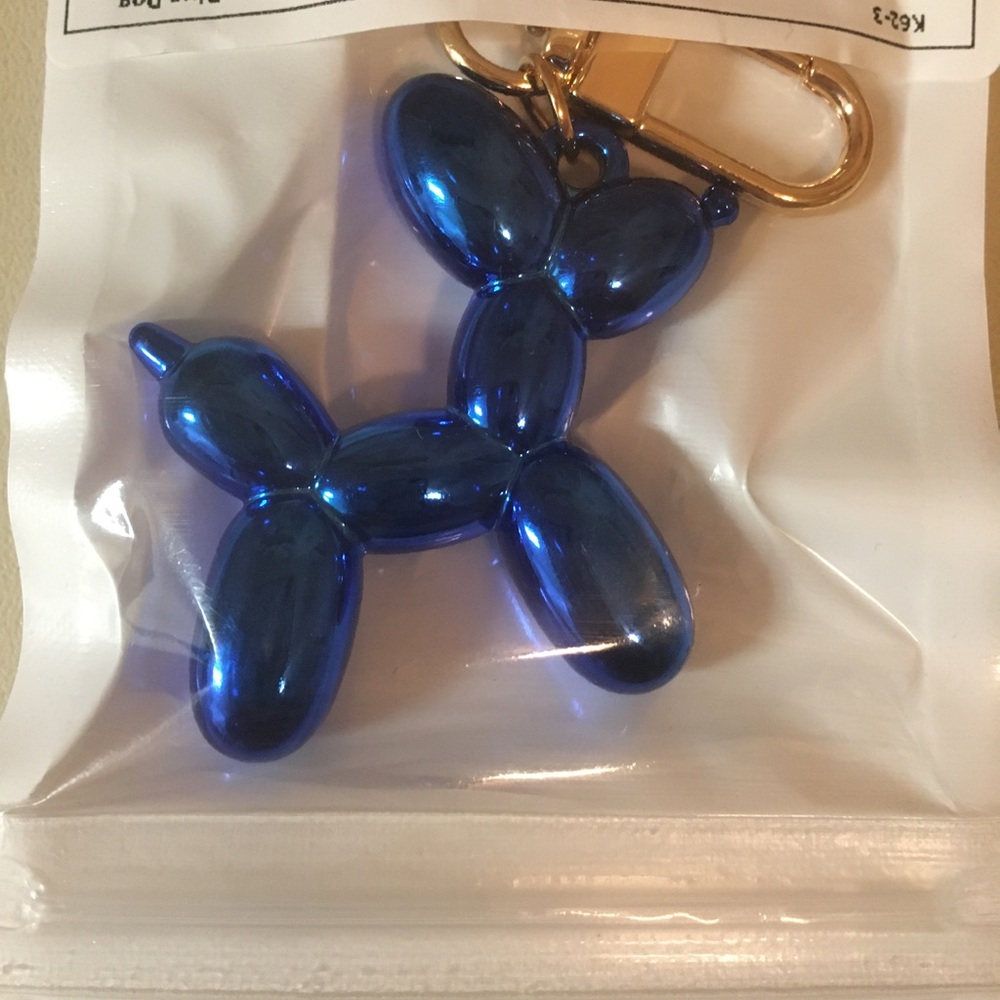 Metallic Blue Cartoon Balloon Dog Keychain Cute Key Ring Purse Bag Clip New - Picture 2 of 2